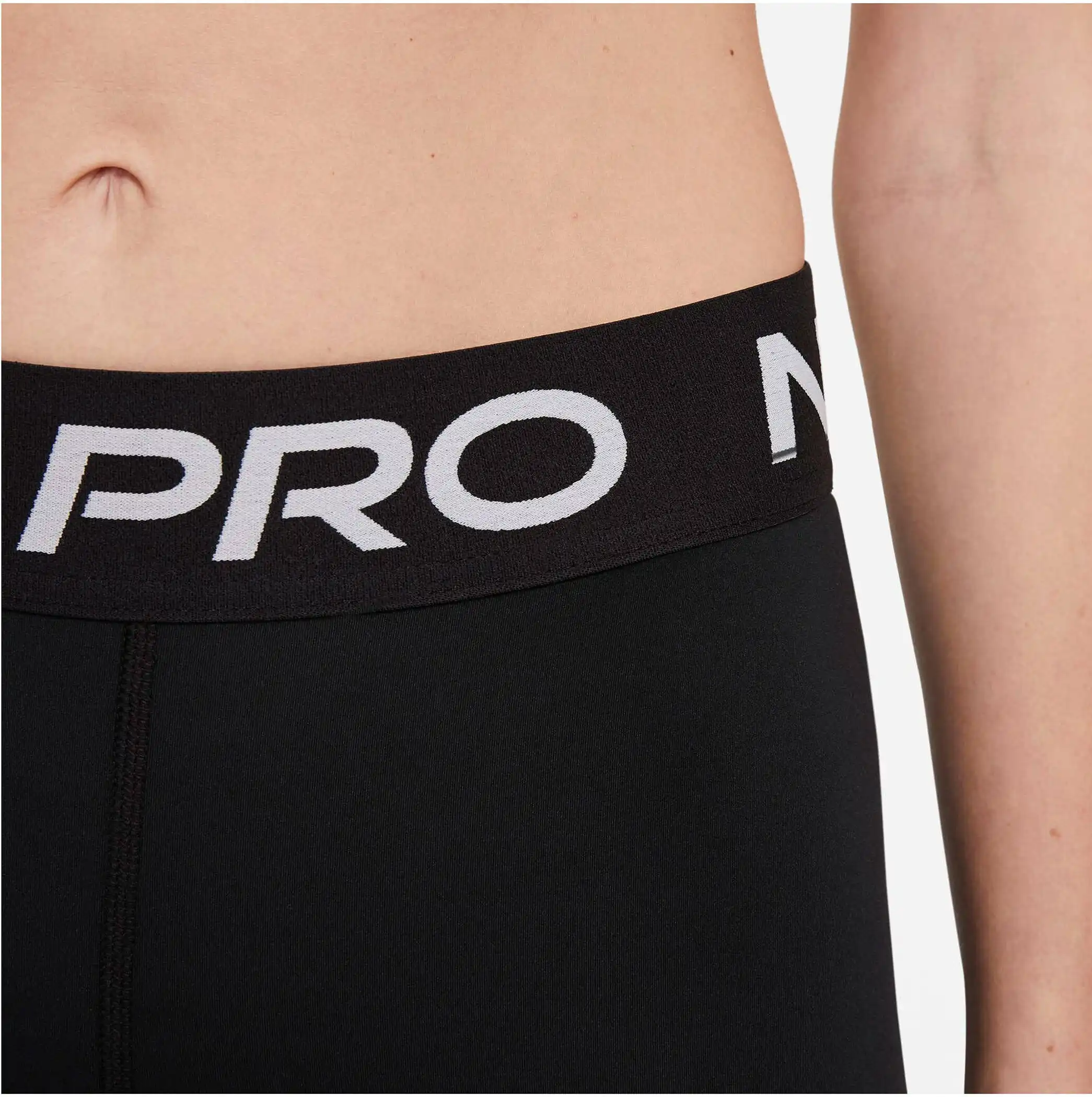 NIKE PRO 365 WOMEN'S 5" SHORTS BLACK/WHITE – Bild 6