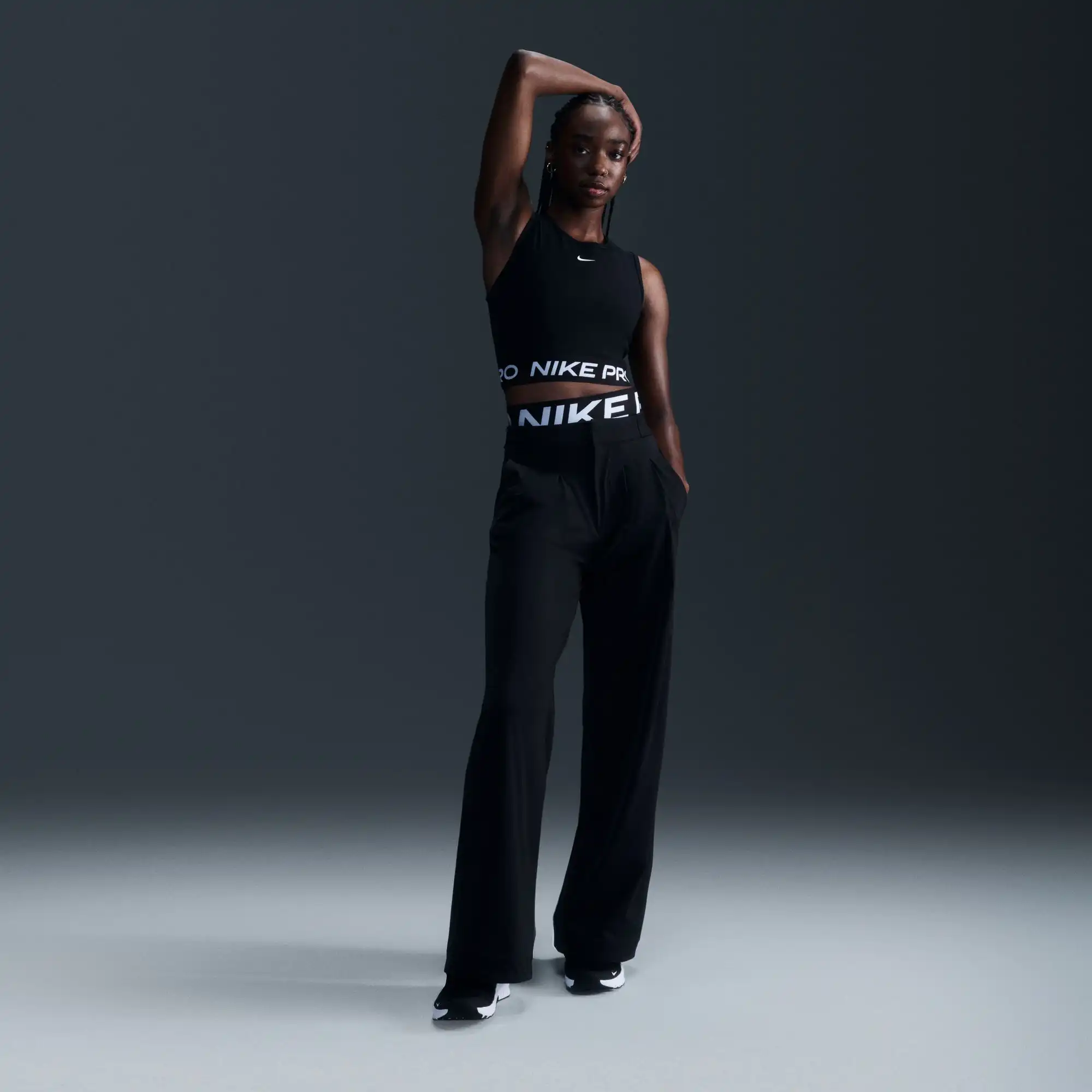 Nike Pro Women"s Dri-FIT Cropp